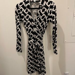 Diane Von Furstenberg Black and White Long Sleeve Dress